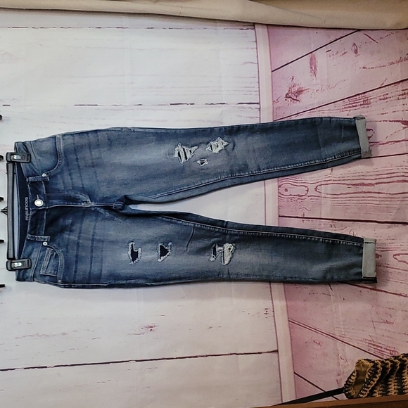 Maurices Jeans ~ Distressed Mid-rise Jeans - Picture 10 of 10